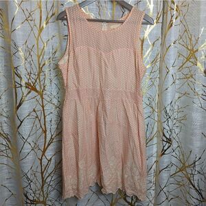 Sweetheart sleeveless dress